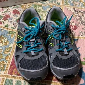 New balance All Terrain 570   Sure grip bottom